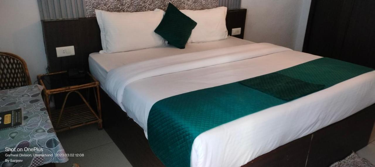 Hotel Devoy Inn By Namastexplorer Tapovan Risikés Kültér fotó