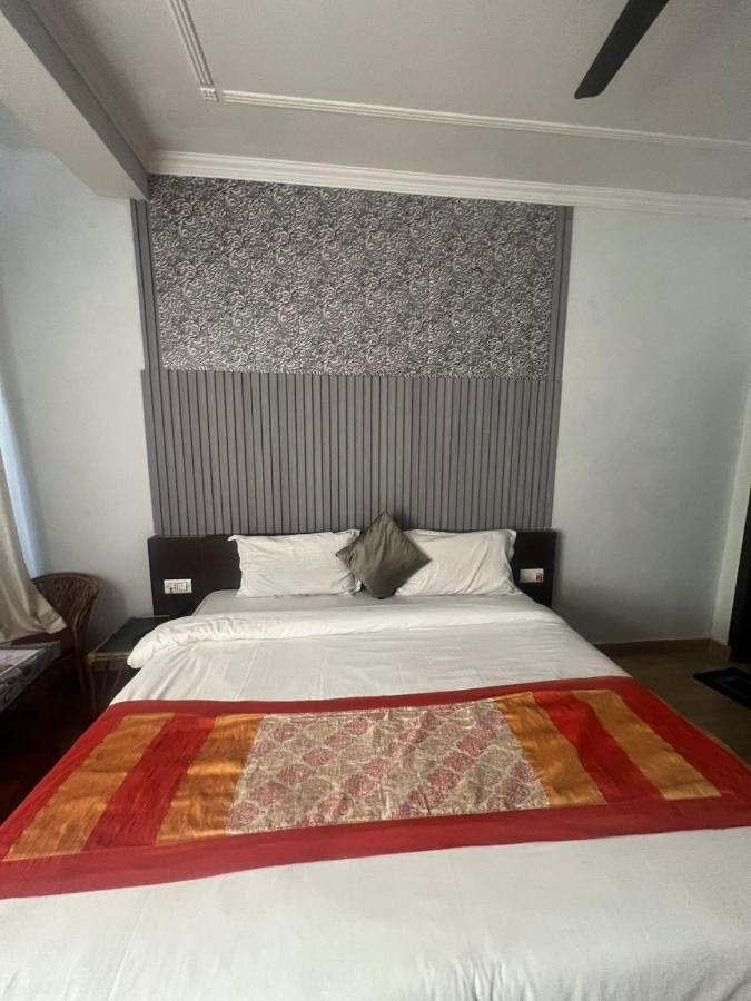 Hotel Devoy Inn By Namastexplorer Tapovan Risikés Kültér fotó
